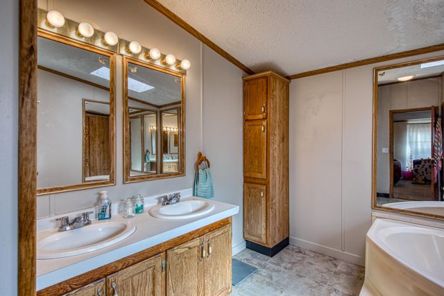 2 Windswept Road, Edgewood, NM 87015