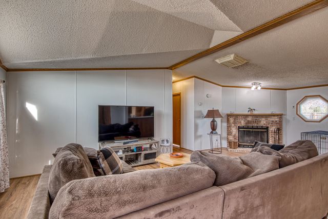 2 Windswept Road, Edgewood, NM 87015