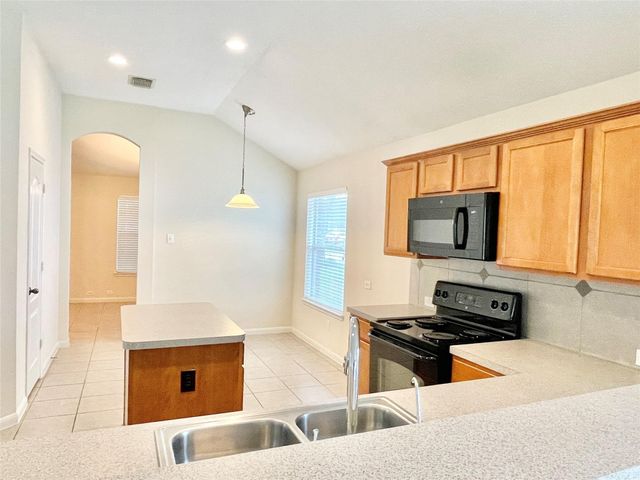 910 Pickett Hill Lane, Rosenberg, TX 77469