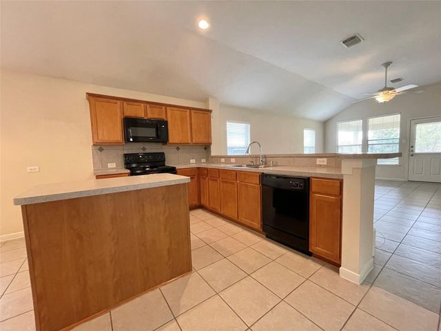 910 Pickett Hill Lane, Rosenberg, TX 77469