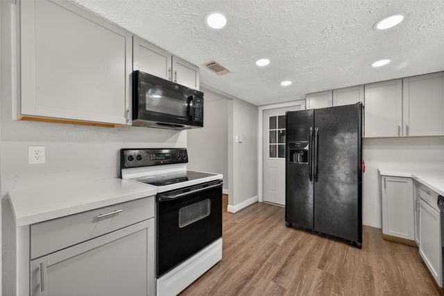 7727 Westbank Avenue, Houston, TX 77064