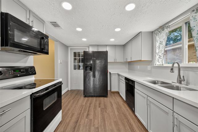 7727 Westbank Avenue, Houston, TX 77064
