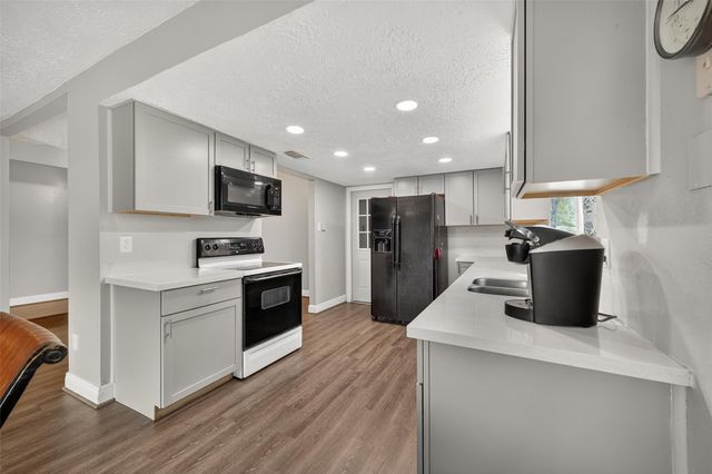 7727 Westbank Avenue, Houston, TX 77064