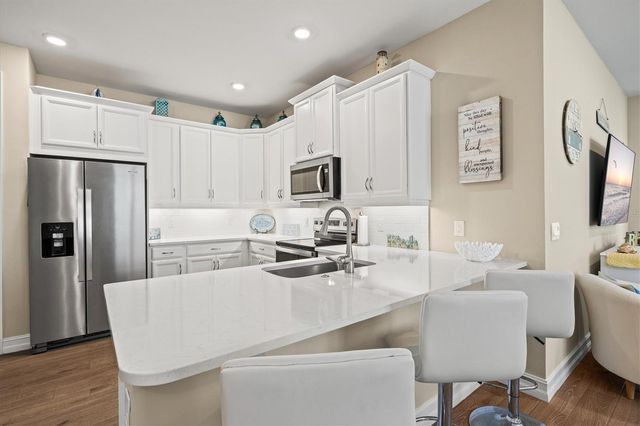 208 IBIZA LOOP, Venice, FL 34292