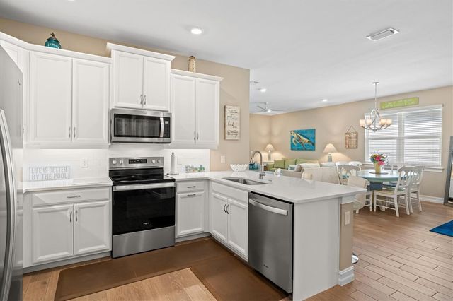 208 IBIZA LOOP, Venice, FL 34292