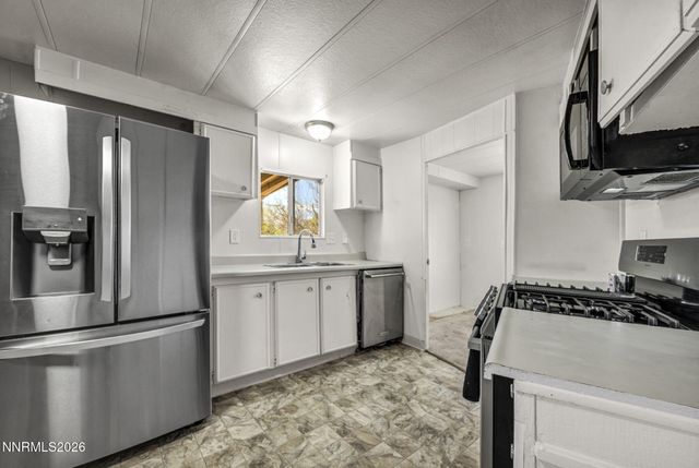 150 W 4th Avenue, Sun Valley, NV 89433