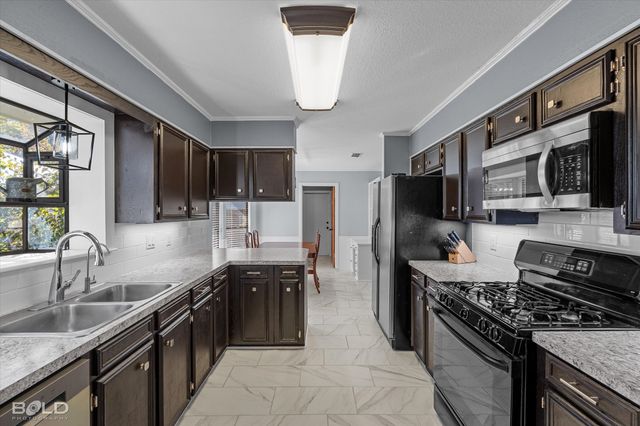 9910 Beaver Creek Drive, Shreveport, LA 71106