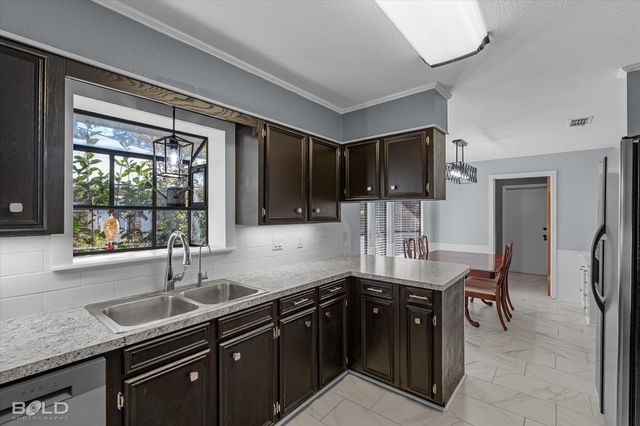 9910 Beaver Creek Drive, Shreveport, LA 71106