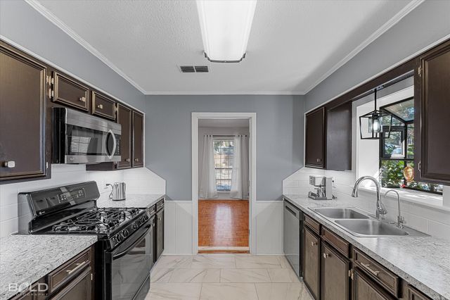 9910 Beaver Creek Drive, Shreveport, LA 71106