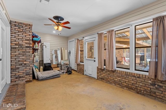 9910 Beaver Creek Drive, Shreveport, LA 71106