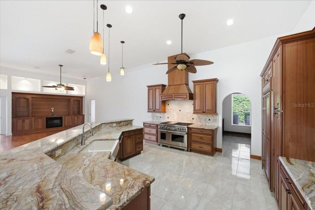 18634 AVENUE CAPRI, Lutz, FL 33558