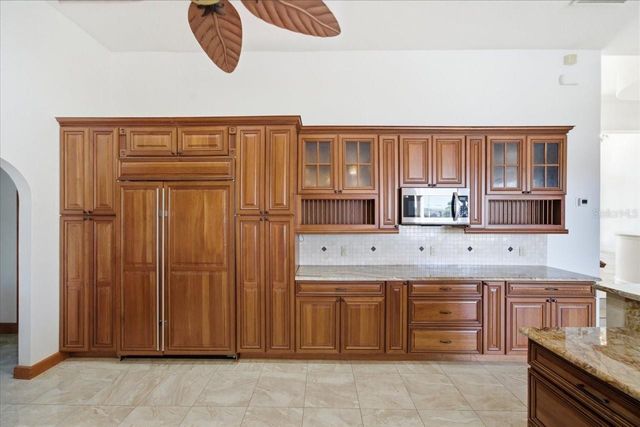 18634 AVENUE CAPRI, Lutz, FL 33558