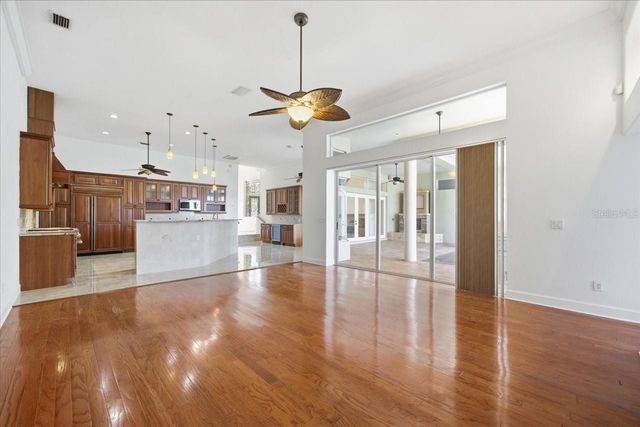 18634 AVENUE CAPRI, Lutz, FL 33558