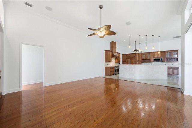 18634 AVENUE CAPRI, Lutz, FL 33558