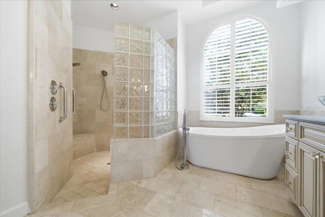 18634 AVENUE CAPRI, Lutz, FL 33558