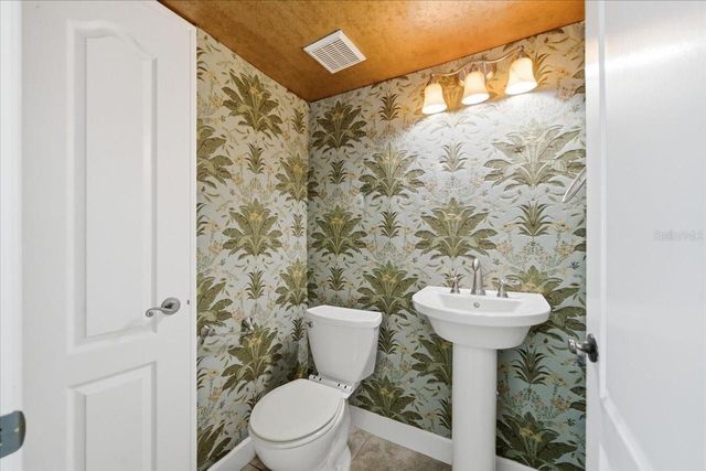 18634 AVENUE CAPRI, Lutz, FL 33558