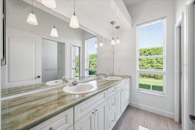 18634 AVENUE CAPRI, Lutz, FL 33558