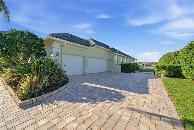 18634 AVENUE CAPRI, Lutz, FL 33558