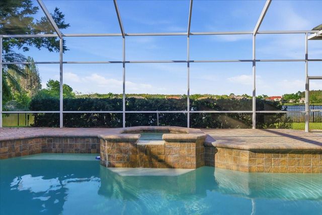 18634 AVENUE CAPRI, Lutz, FL 33558