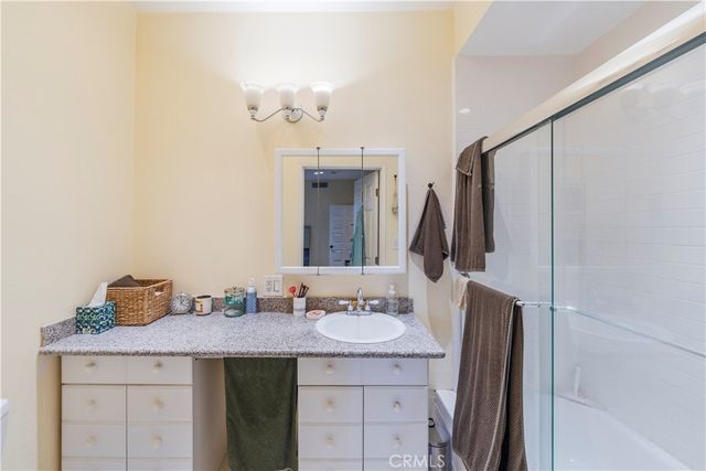7211 Cozycroft 32, Winnetka, CA 91306
