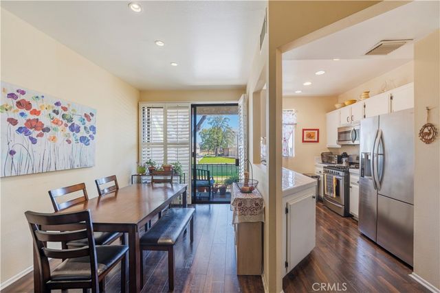 7211 Cozycroft 32, Winnetka, CA 91306