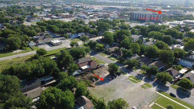 2213 Clinton Avenue, Fort Worth, TX 76164