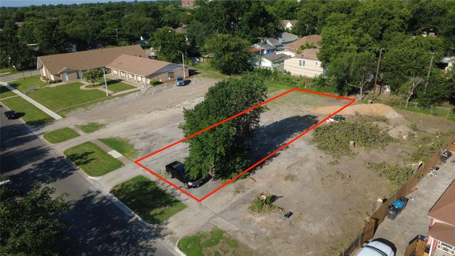 2213 Clinton Avenue, Fort Worth, TX 76164
