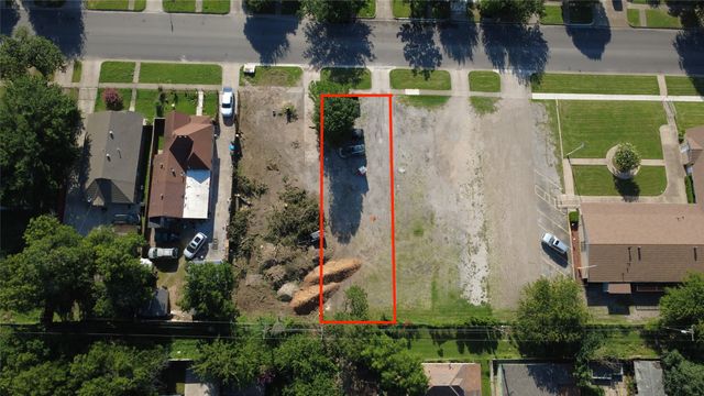 2213 Clinton Avenue, Fort Worth, TX 76164