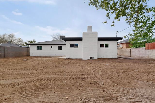 2032 Vermont Street NE, Albuquerque, NM 87110