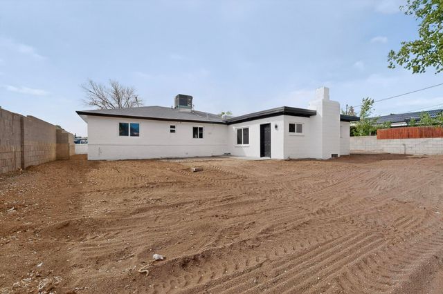 2032 Vermont Street NE, Albuquerque, NM 87110