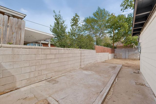 2032 Vermont Street NE, Albuquerque, NM 87110