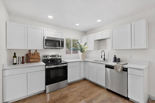 2032 Vermont Street NE, Albuquerque, NM 87110