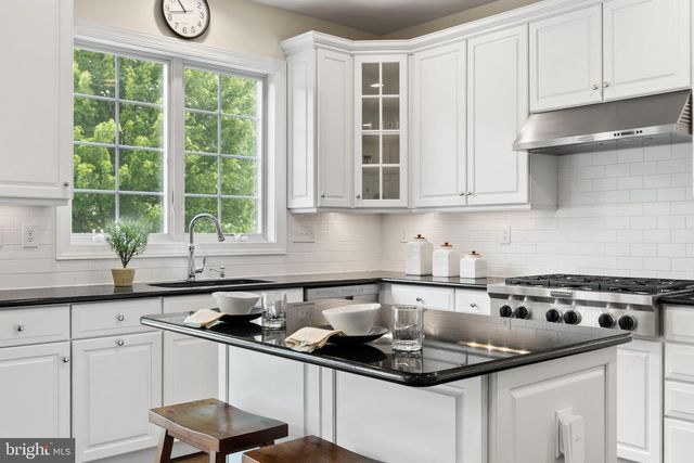 303 OLD LISETER RD, Newtown Square, PA 19073