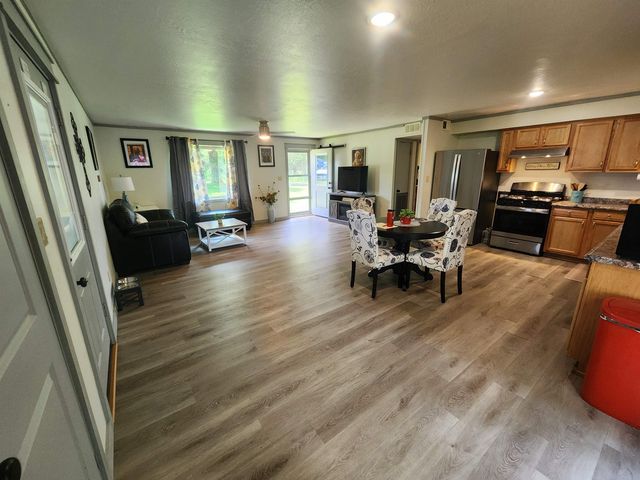 110 Peace Valley Road, Ash Flat, AR 72513