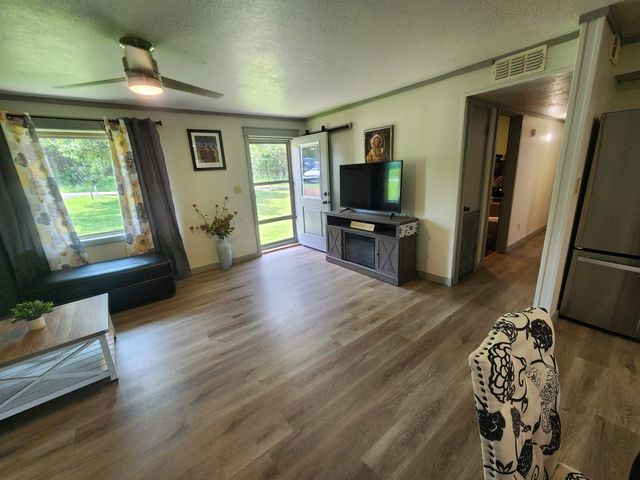 110 Peace Valley Road, Ash Flat, AR 72513