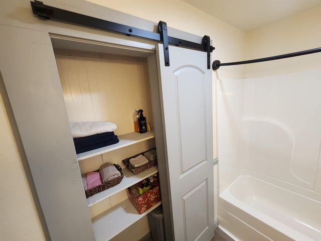 110 Peace Valley Road, Ash Flat, AR 72513