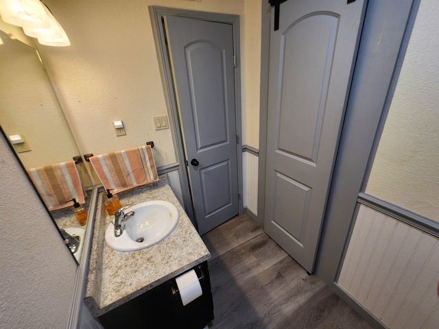 110 Peace Valley Road, Ash Flat, AR 72513