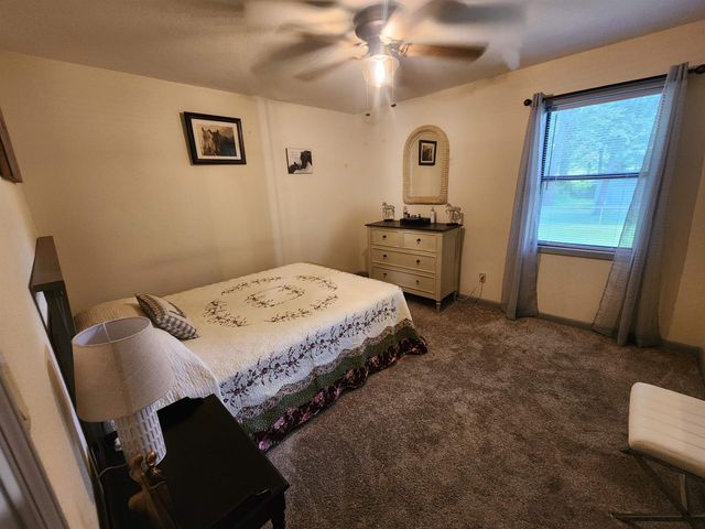 110 Peace Valley Road, Ash Flat, AR 72513