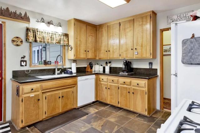 42665 Peregrine Avenue, Big Bear, CA 92315