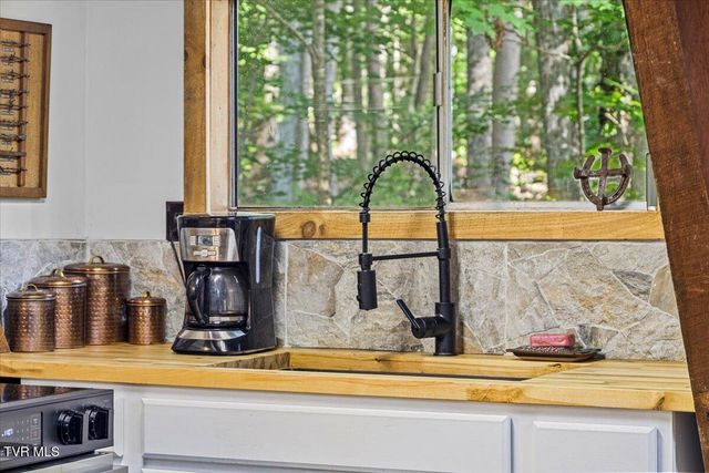 475 Flatwoods Road, Bluff City, TN 37618