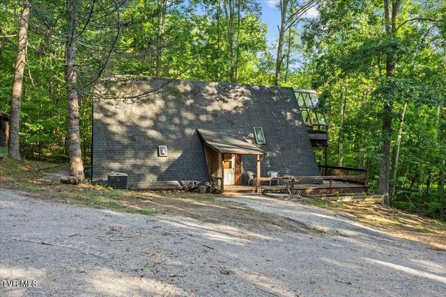 475 Flatwoods Road, Bluff City, TN 37618