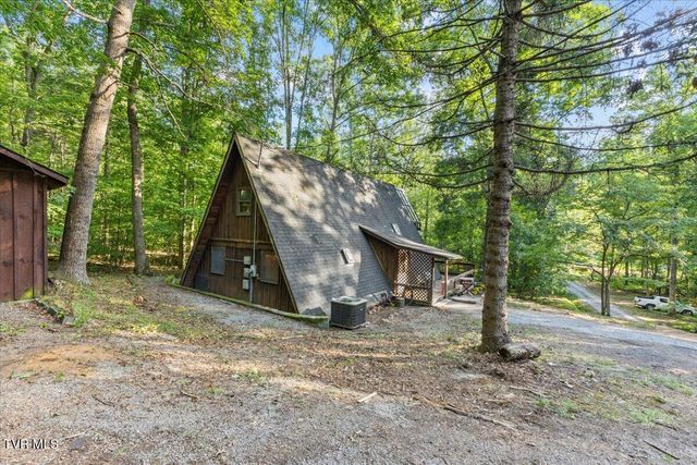 475 Flatwoods Road, Bluff City, TN 37618