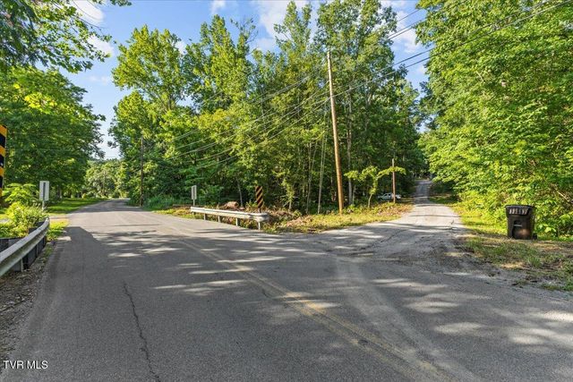 475 Flatwoods Road, Bluff City, TN 37618