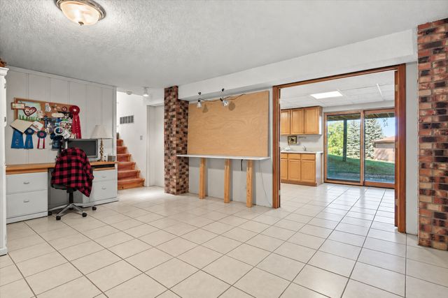 5431 Hilltop Avenue N, Lake Elmo, MN 55042