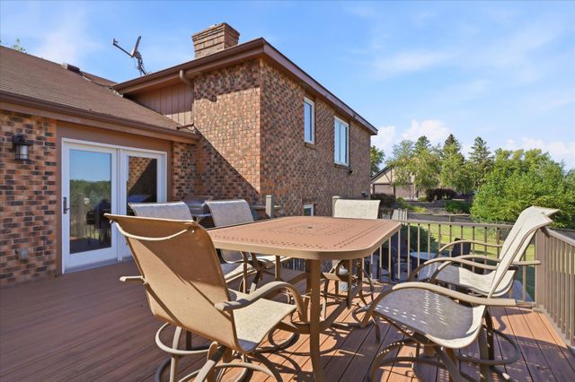 5431 Hilltop Avenue N, Lake Elmo, MN 55042
