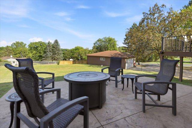 5431 Hilltop Avenue N, Lake Elmo, MN 55042