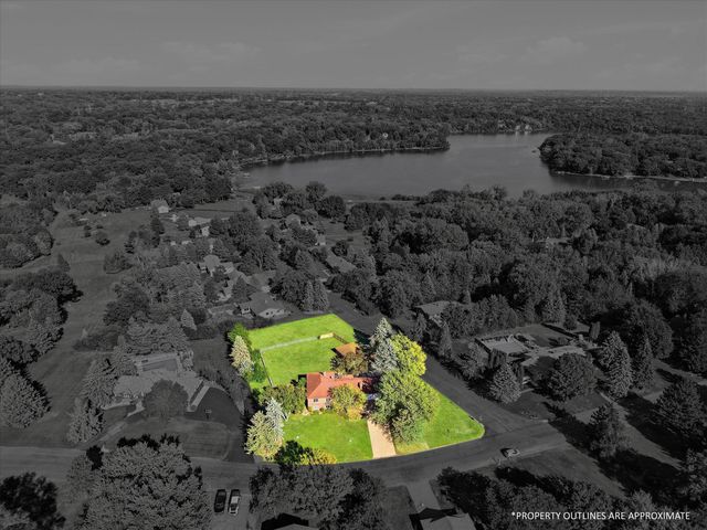 5431 Hilltop Avenue N, Lake Elmo, MN 55042