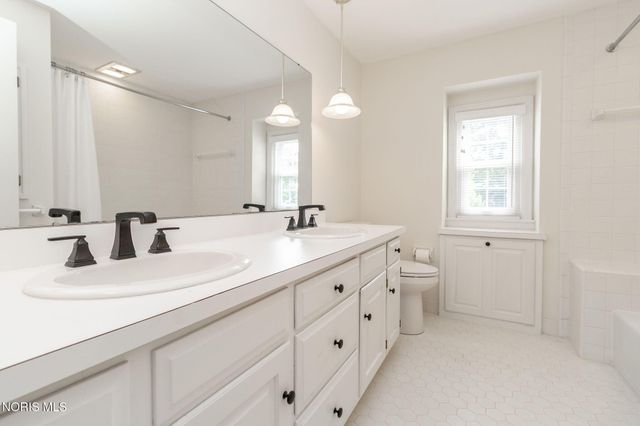 4104 Lancelot Road, Toledo, OH 43623