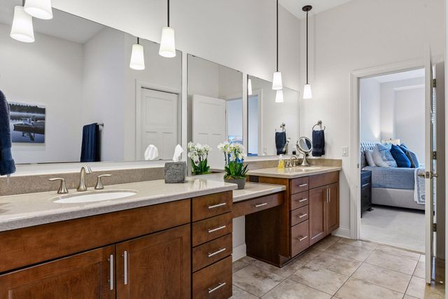 8736 Lake Riley Drive, Chanhassen, MN 55317