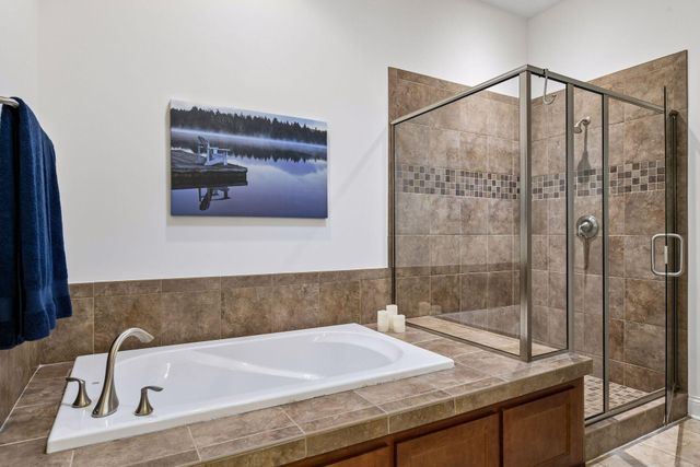 8736 Lake Riley Drive, Chanhassen, MN 55317